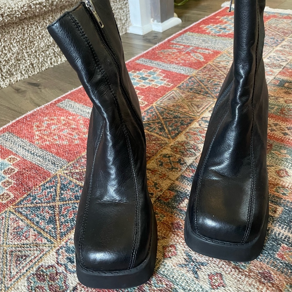 Steve Madden Black Leather Heeled Boots